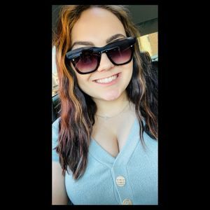 Meet your Posher, Hailey